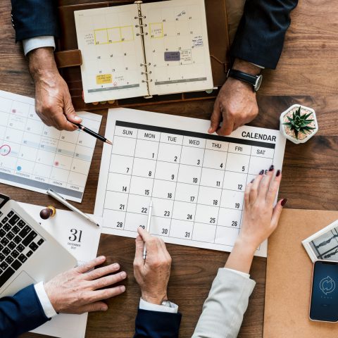 business-people-calendar-cellphone-1187439